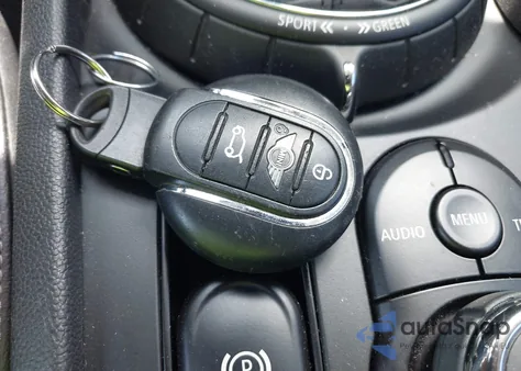 2016 Mini Clubman Cooper from USA, damaged, VIN WMWLN5C50G2B28515